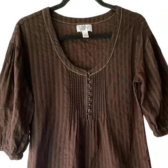 LOFT | NWOT | PLEATED BUTTON FRONT BOHO BROWN TOP | SIZE: 8 - Picture 2 of 8